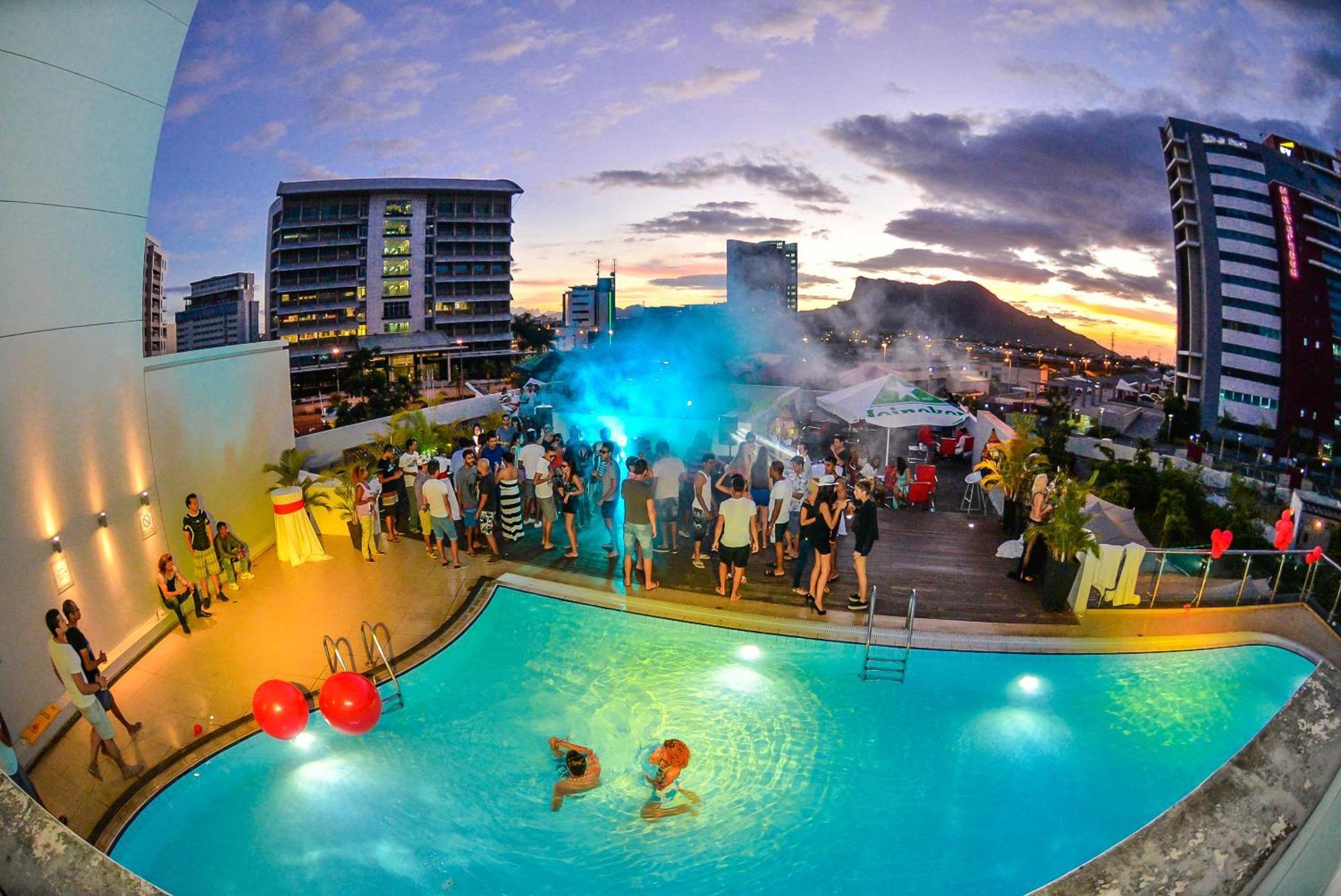 Hennessy Park Hotel Quatre Bornes Esterno foto